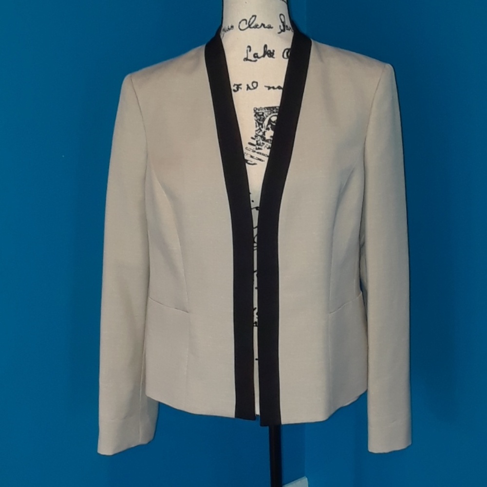 Evan Picone Black Label Slimming Oatmeal Blazer